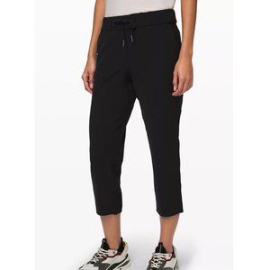 Lululemon On The Move Cropped Pant in Black